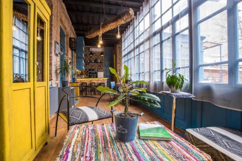 Фотография гостевого дома Proper Apartments Exceptional 2 Loft Rooms at Best Location