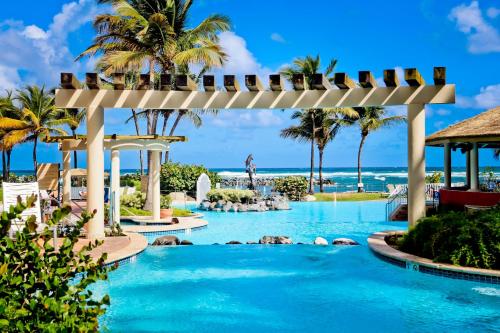 Фотография гостиницы Embassy Suites by Hilton Dorado del Mar Beach Resort