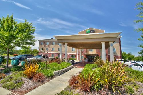 Фотография гостиницы Holiday Inn Express Hotel & Suites Roseville - Galleria Area, an IHG Hotel