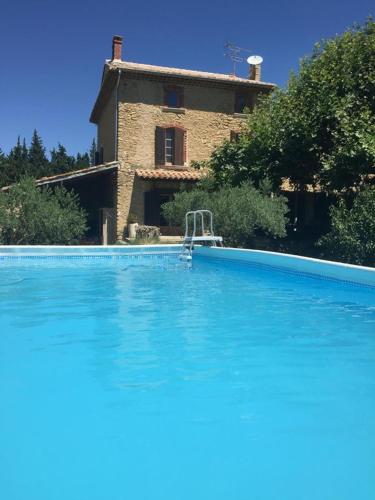 Фотография гостевого дома Mas dans la campagne pour loisirs et télétravail