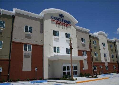 Фотография гостиницы Candlewood Suites Avondale-New Orleans, an IHG Hotel