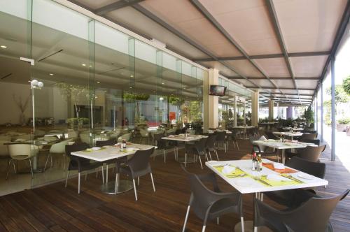 Фотография гостиницы Fiesta Inn Insurgentes Sur