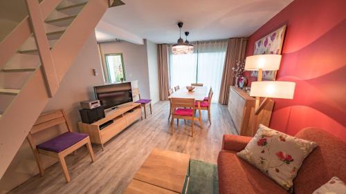 Фотография гостевого дома Cottage "L'HERBIER" à 1 min à pied du Lac de la Forêt d'Orient - La Réserve