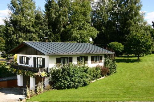 Фотографии гостевого дома 
            Ferienwohnung Haus "Hirschgarten"