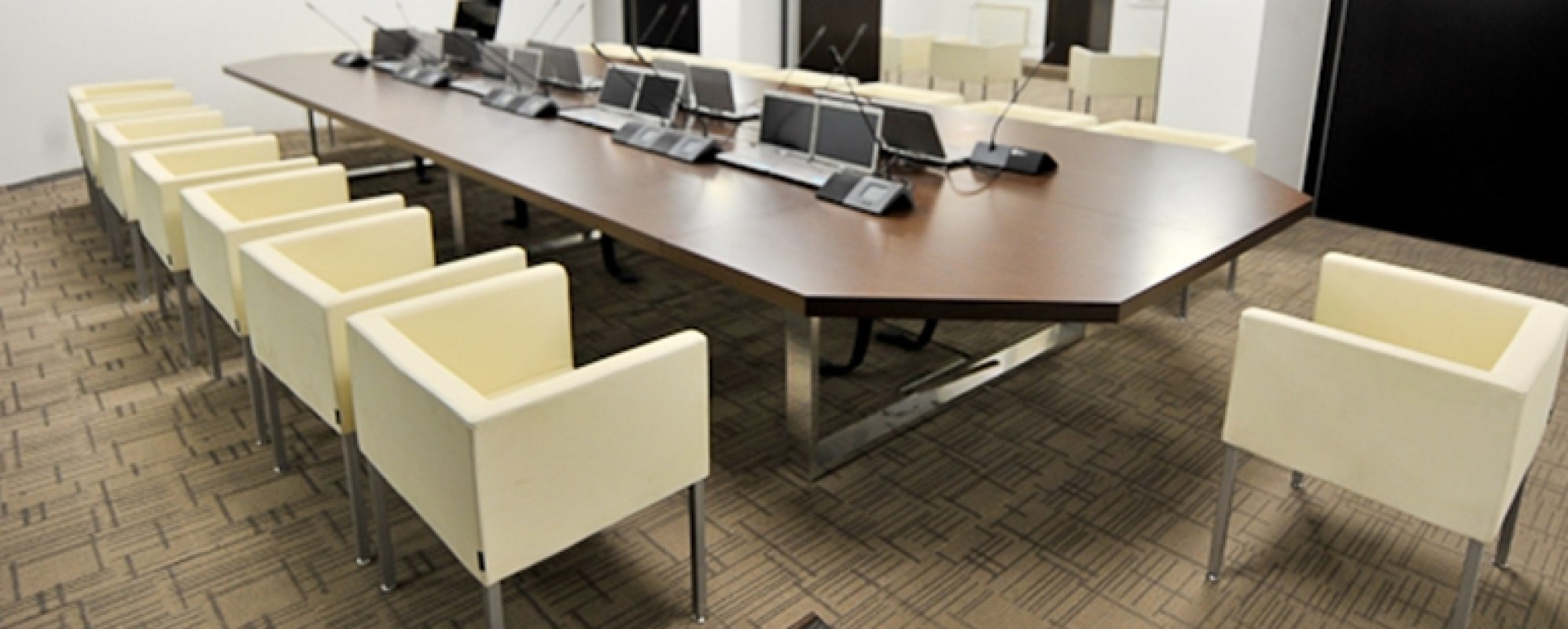 Фотографии конференц-зала НАРАН