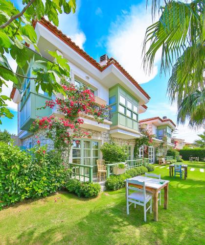 Фотография гостиницы Palas Alaçatı - Adult Only