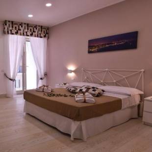 Фотографии мини отеля
Napolilive B&B