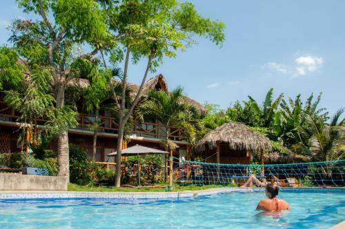 Фотографии хостела 
            Montañita Cabañas