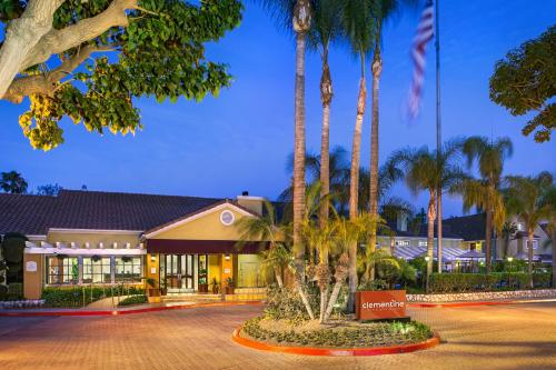 Фотография гостиницы Clementine Hotel & Suites Anaheim