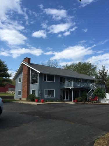 Фотографии гостевого дома
Amazing Home-Noank-Mystic-Groton, CT on 5 acres near beaches and casinos - 4 King Beds!