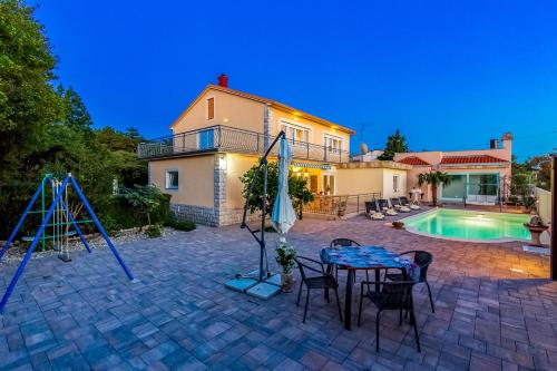 Фотография гостевого дома Holiday home in Jadranovo 33199