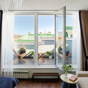 Фотография квартиры Апартаменты Minin Apartments Мансарда с двумя балконами на Невском 80 кв.м.