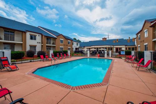 Фотография гостиницы Red Roof Inn PLUS+ & Suites Knoxville West - Cedar Bluff