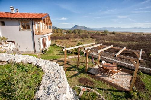 Фотография гостевого дома Accommodation "MONTELAGO"- Virpazar,Skadar Lake