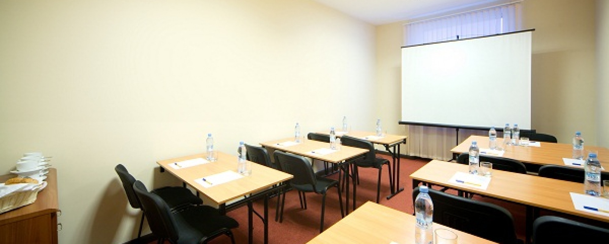 Фотографии комнаты для переговоров Октябрьская №6