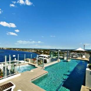 Фотографии гостиницы 
            Pumicestone Blue Resort