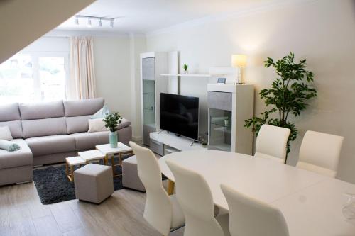 Фотография гостевого дома LA CARIHUELA - TORREMOLINOS ALQUILER DE CASA VACACIONAL MALAGA