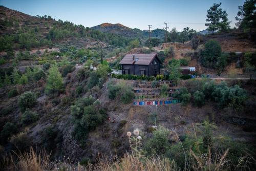 Фотография гостевого дома *2 bdr log house /mountains/Queen bed/fireplace