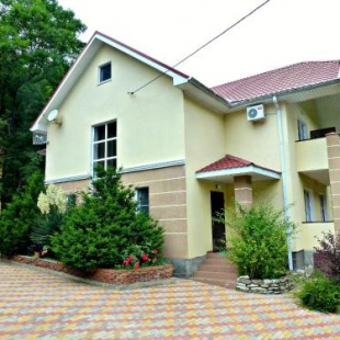 Фотография гостевого дома Лесной