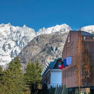 Фотография гостиницы Le Massif Hotel & Lodge Courmayeur The Leading Hotels of the World