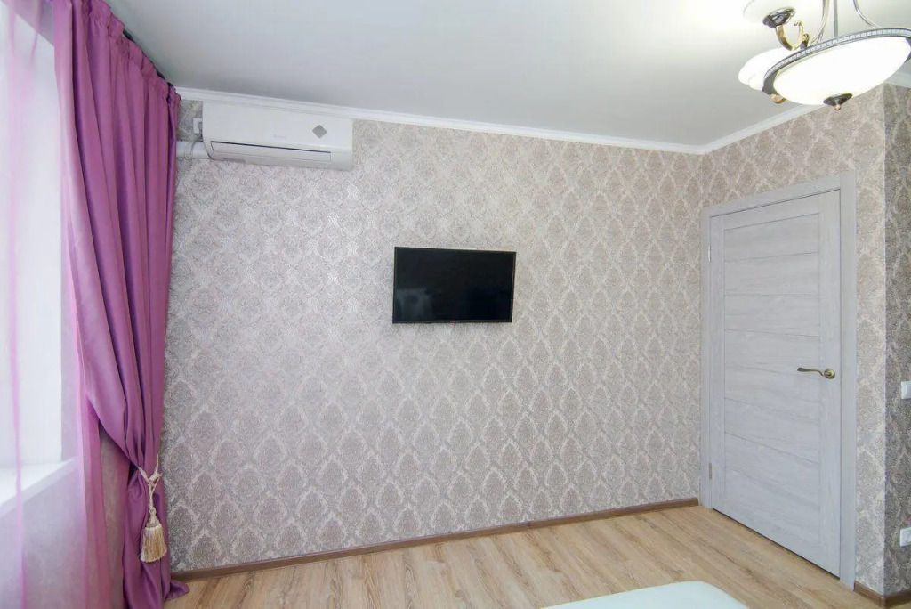 Фотография квартиры Family Apartments (Фэмили Апартментс) на улице имени Героя Сарабеева В. И. 7