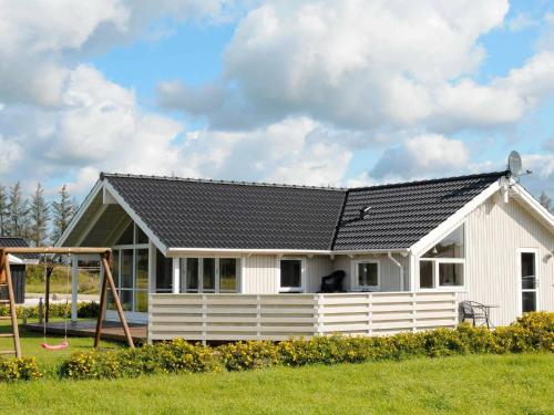 Фотография гостевого дома Holiday Home Søbredden