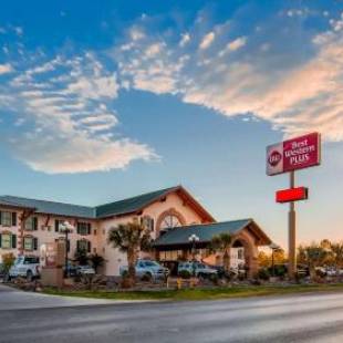 Фотографии гостиницы
Best Western Plus Swiss Chalet Hotel & Suites