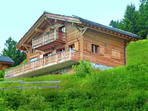 Фотография гостевого дома Chalet with Breathtaking Mountain View and Jacuzzi in Les Collons