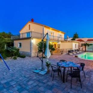 Фотографии гостевого дома
Holiday home in Jadranovo 33199