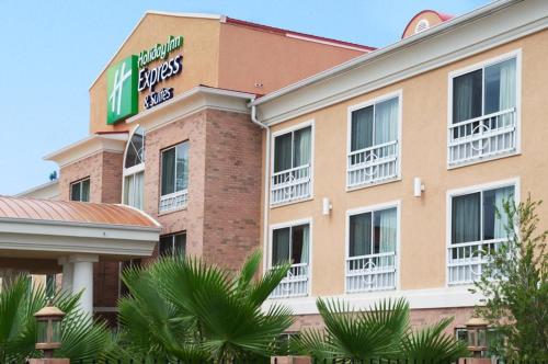 Фотография гостиницы Holiday Inn Express & Suites Alexandria, an IHG Hotel