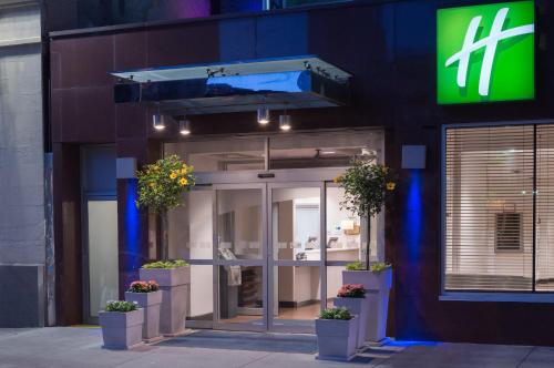 Фотографии гостиницы
Holiday Inn Express - Times Square, an IHG Hotel