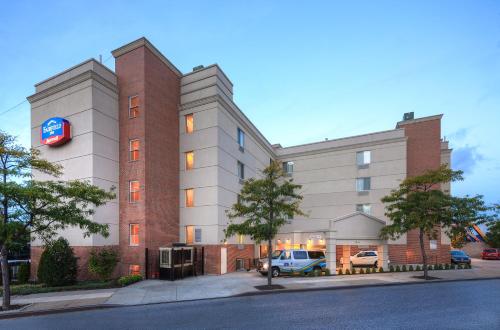 Фотография гостиницы Fairfield Inn by Marriott New York LaGuardia Airport/Flushing