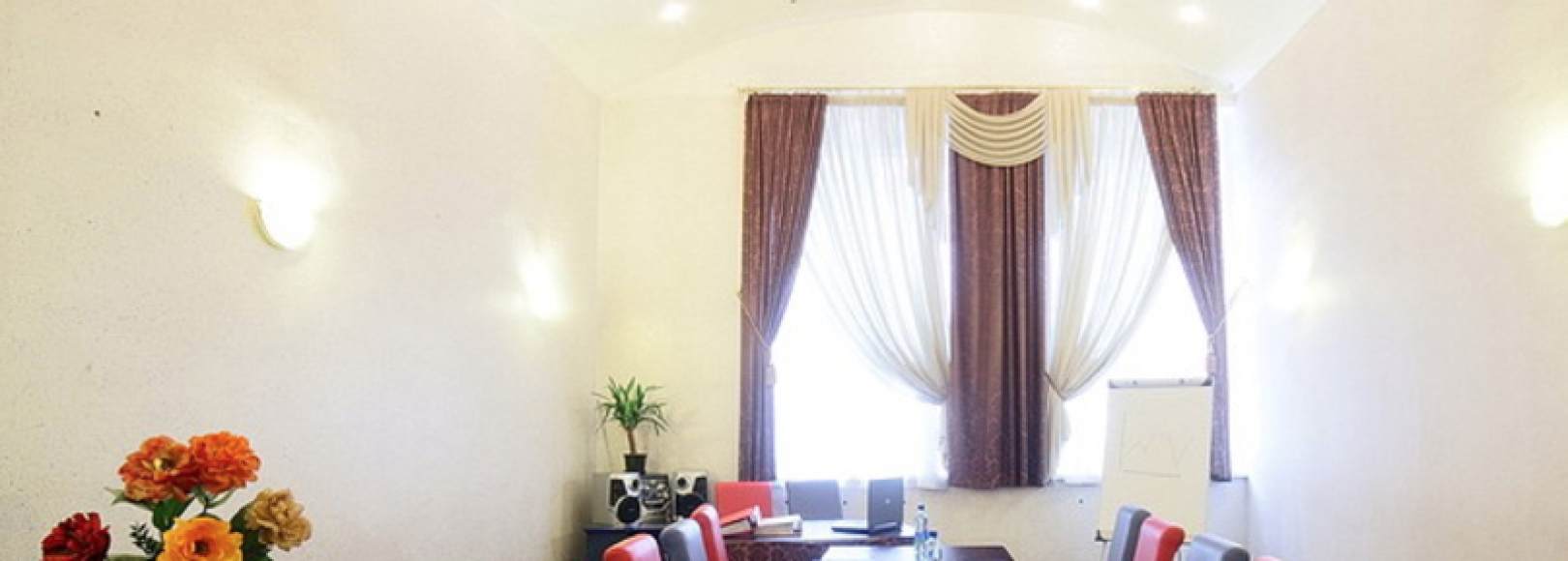 Фотография комнаты для переговоров У фонтана