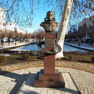 Фотография памятника Бюст летчика- космонавта Горбатко