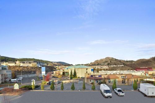 Фотография гостиницы Days Inn by Wyndham Kamloops BC