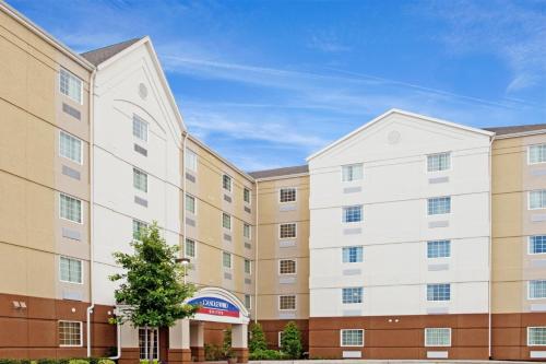 Фотография гостиницы Candlewood Suites Columbia-Fort Jackson, an IHG Hotel