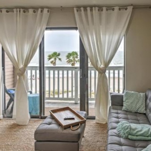 Фотография гостевого дома Beachfront Corpus Christi Condo with Deck and Views!