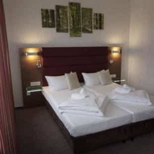 Фотографии гостиницы
Hotel und Restaurant Zum Deutschen Hause