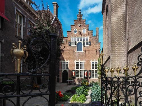 Фотография гостевого дома Group accommodation in beautiful historical building in Enkhuizen town centre