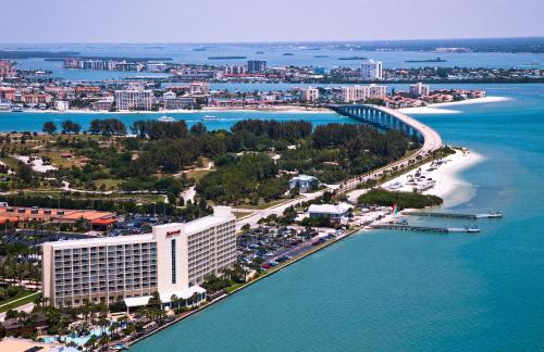 Фотография гостиницы Clearwater Beach Marriott Suites on Sand Key
