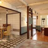 Фотография мини отеля 新東亞旅埕 - 台南百年老屋民宿