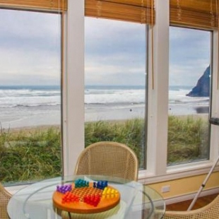 Фотография гостевого дома Oceanfront Retreat