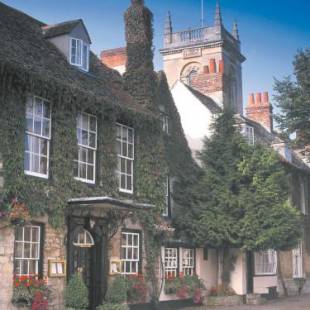 Фотографии гостиницы 
            Macdonald Bear Hotel