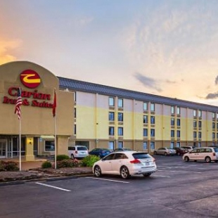 Фотография гостиницы Clarion Inn & Suites near Downtown