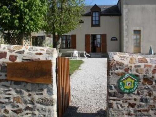 Фотография гостевого дома Gîte Saint-Léonard-des-Bois, 4 pièces, 6 personnes - FR-1-410-140