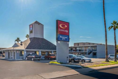 Фотография гостиницы Econo Lodge Phoenix North I-17