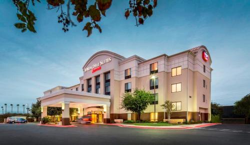 Фотография гостиницы SpringHill Suites Laredo