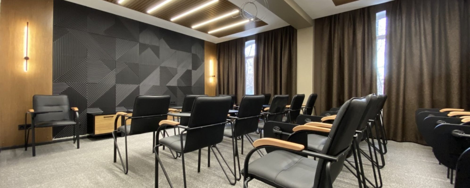 Фотографии конференц-зала Бугарь Парк-Отель