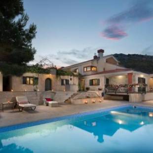 Фотографии гостевого дома
ISOLATED Five Star Luxury Villa With Private Pool