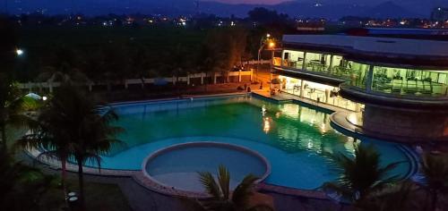 Фотография гостиницы Sutanraja Hotel & Convention Centre